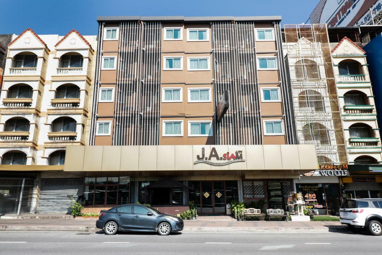 Oyo 120 Ja Siam City Near Bangkok Hospital Pattaya Exterior foto